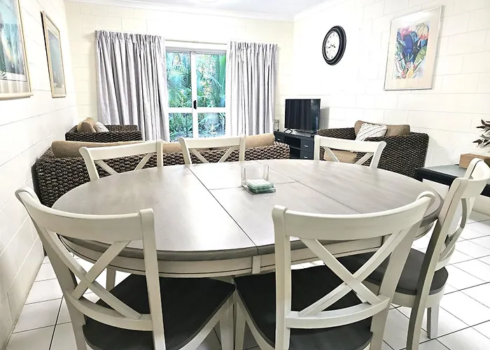 Mango Tree Holiday Apartments